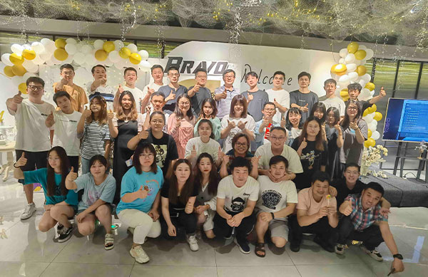 Heatweaves와 함께 배송, Bravo Never Delay